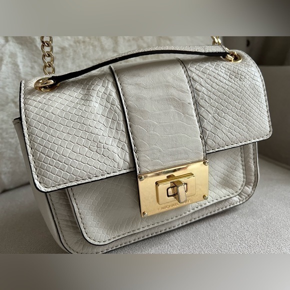 Pre-Owned Michael Kors Sloan Small Shoulder Flap Beige Leather Bag. - Picture 1 of 12